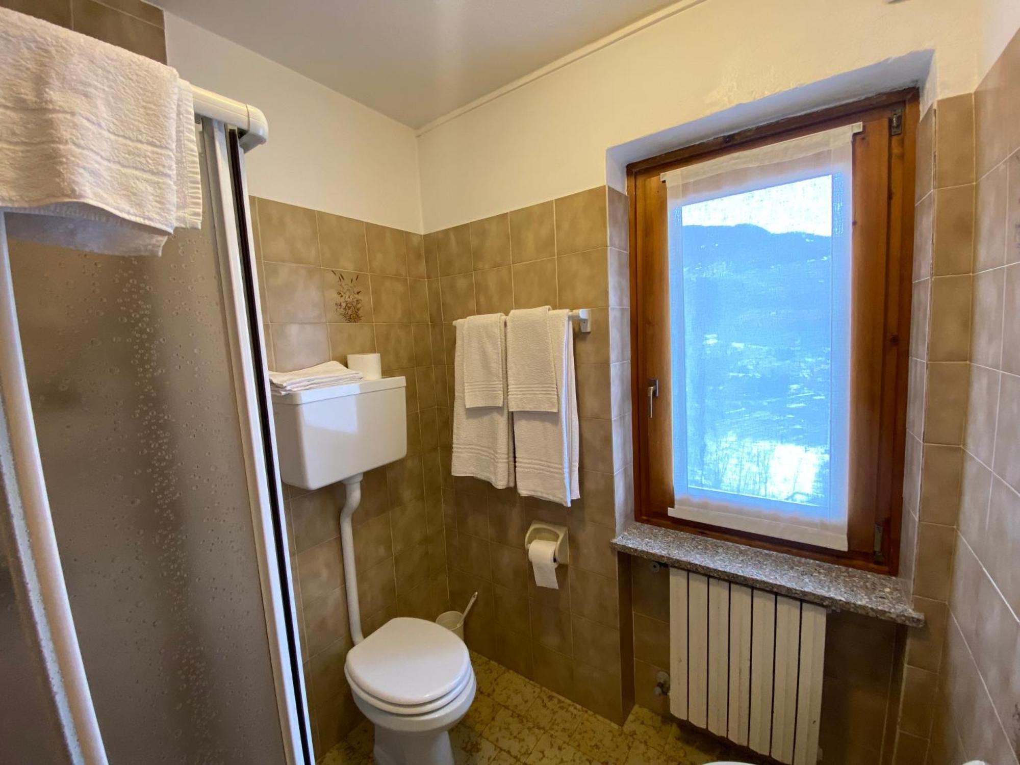 Hotel Eira Bormio Exterior photo